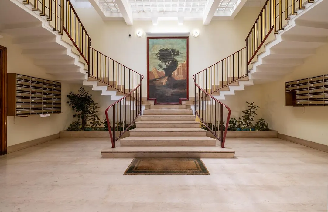 Casa Preziosa in Metro Piramide-1